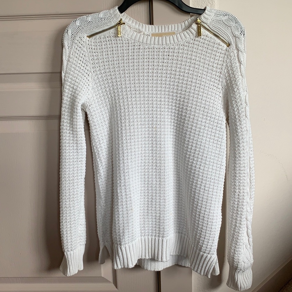 White knitted sweater